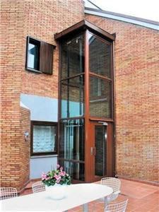 济阳丝杆家用升降机 选择厂家与电动液压阁楼电梯的经济考量